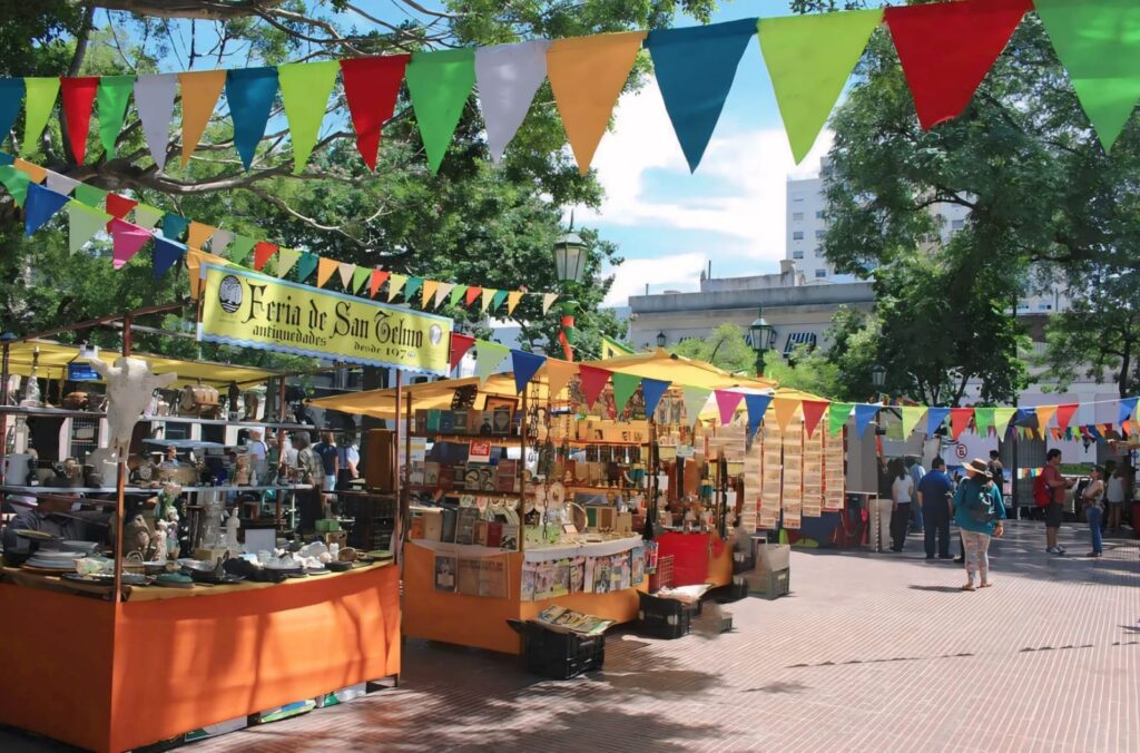 Feria Dorrego Feria Plaza Dorrego en San Telmo Buenos Aires, abierta los fines de semana