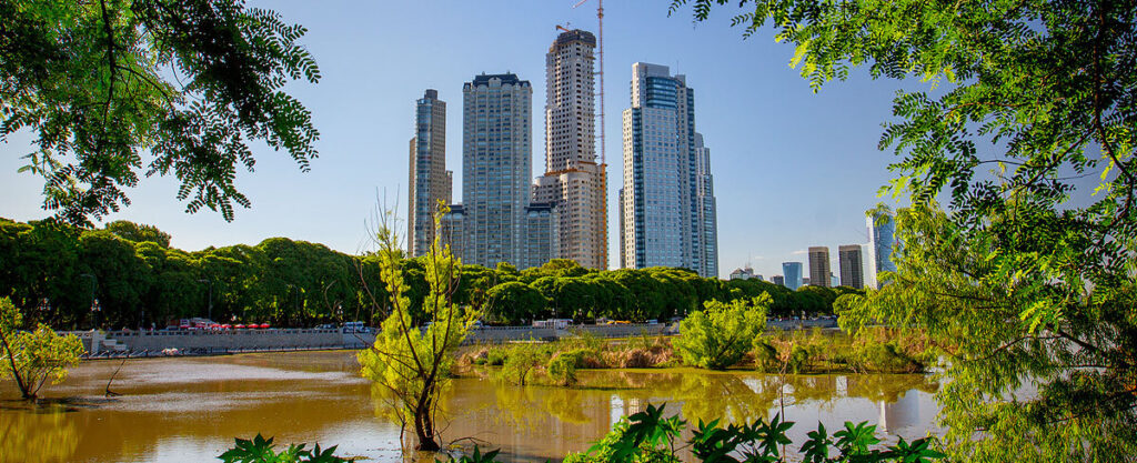 Reserva Ecologica de Buenos Aires Vista panoramica de la reserva ecologica de Buenos Aires y las torres de Puerto Madero