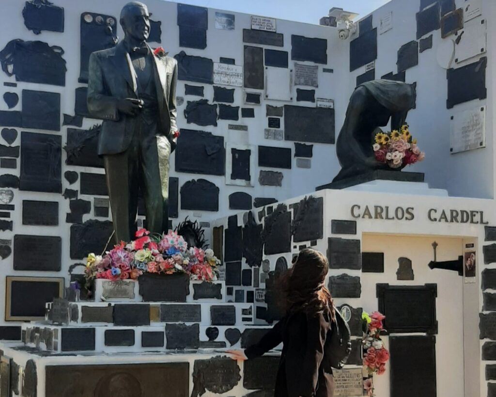 Tumba de Carlos Gardel
